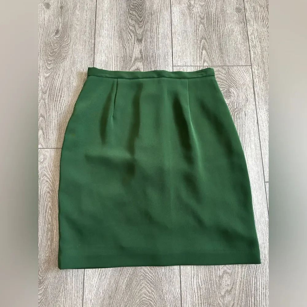 Barami Elegant Green Women's Skirt